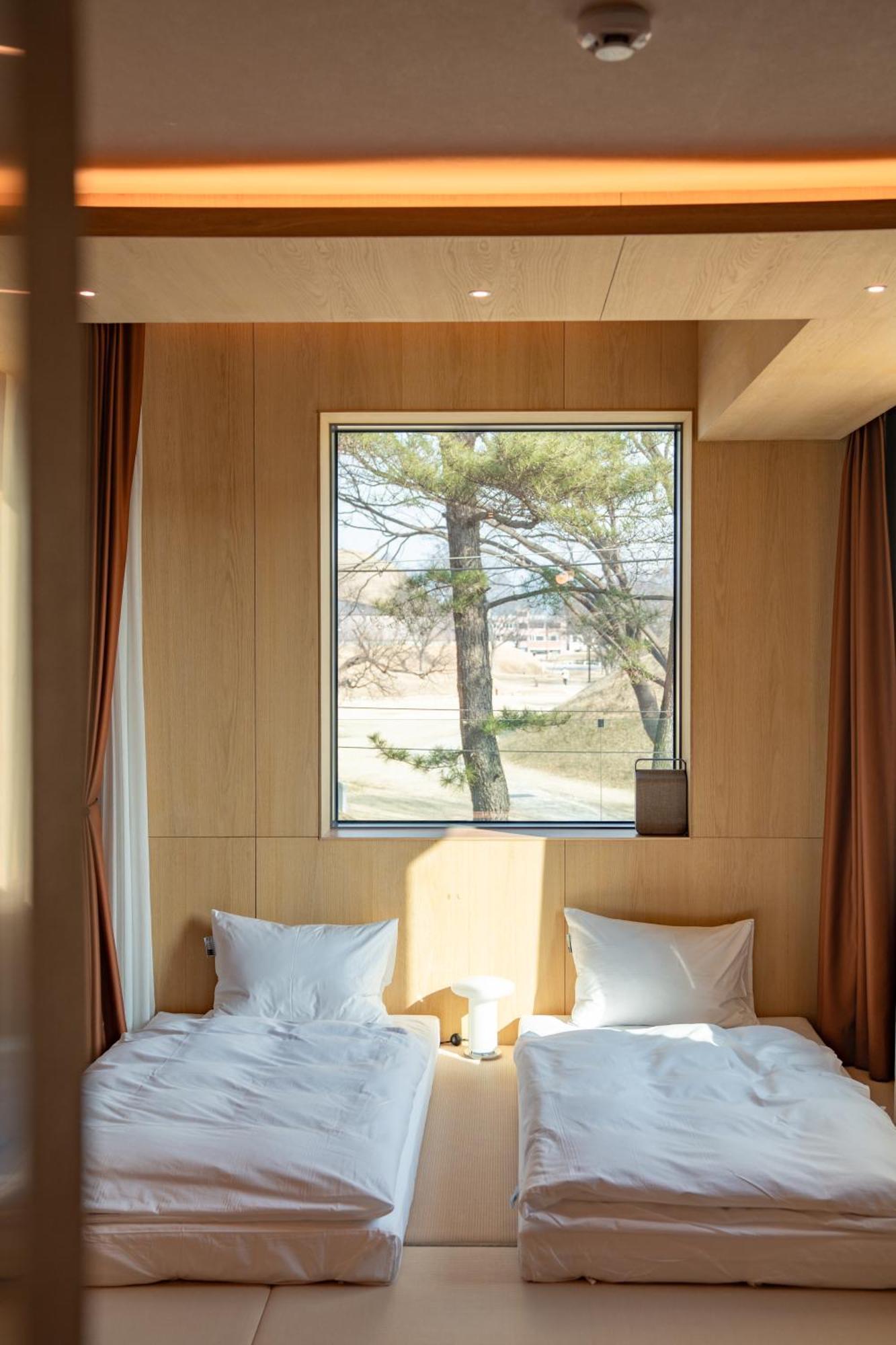 Pbr7 Hotel Unusual Stay Gyeongju Bagian luar foto