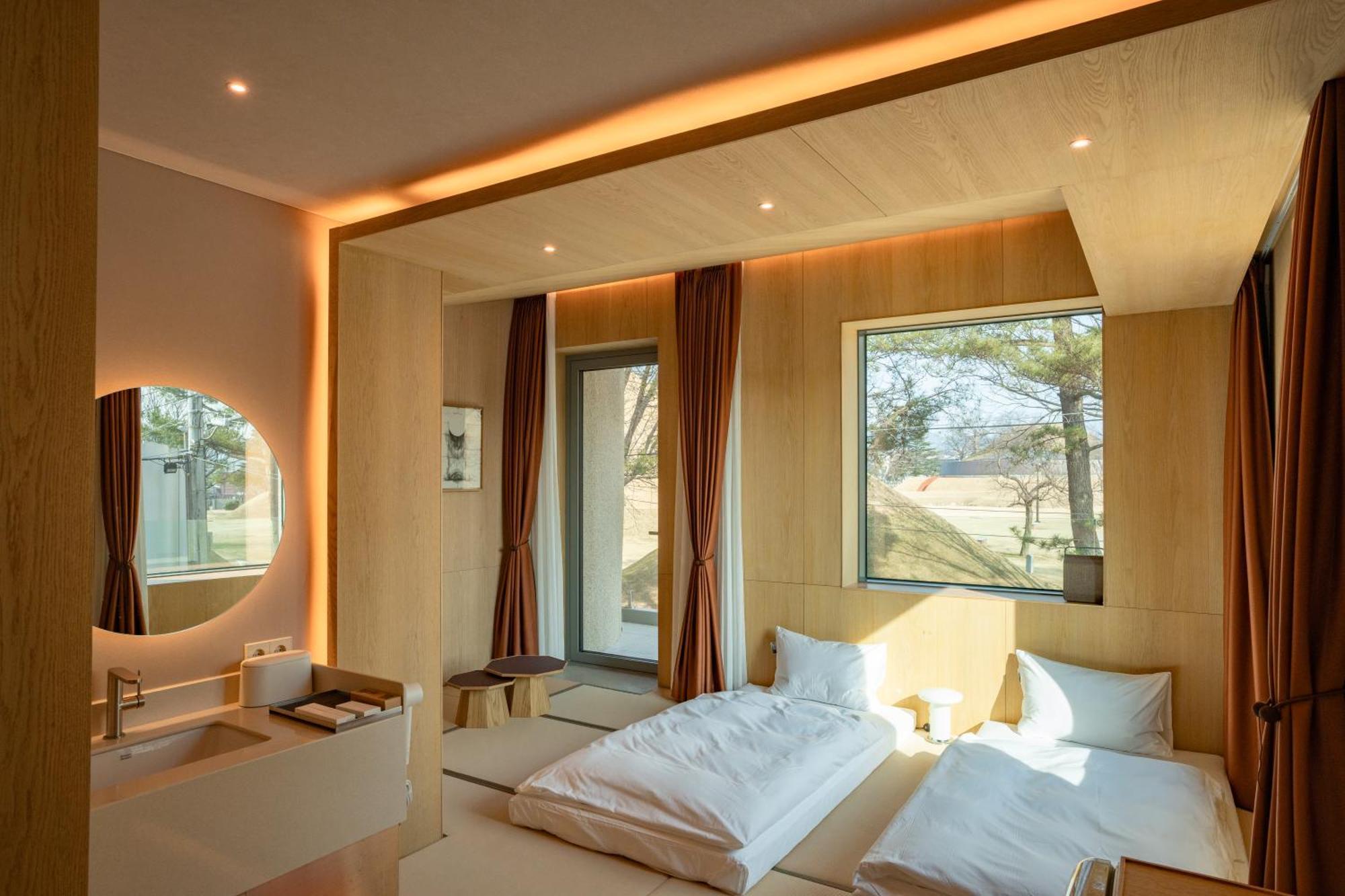 Pbr7 Hotel Unusual Stay Gyeongju Bagian luar foto