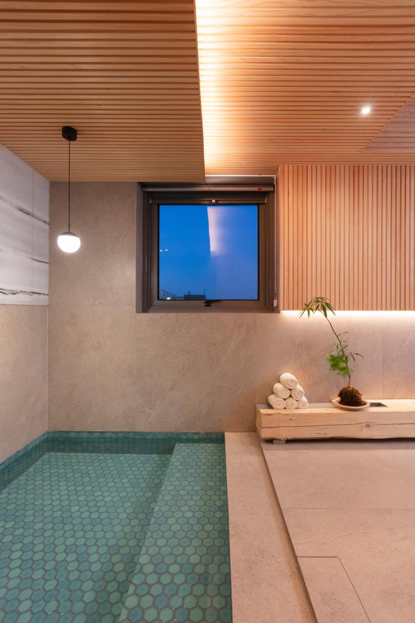 Pbr7 Hotel Unusual Stay Gyeongju Bagian luar foto