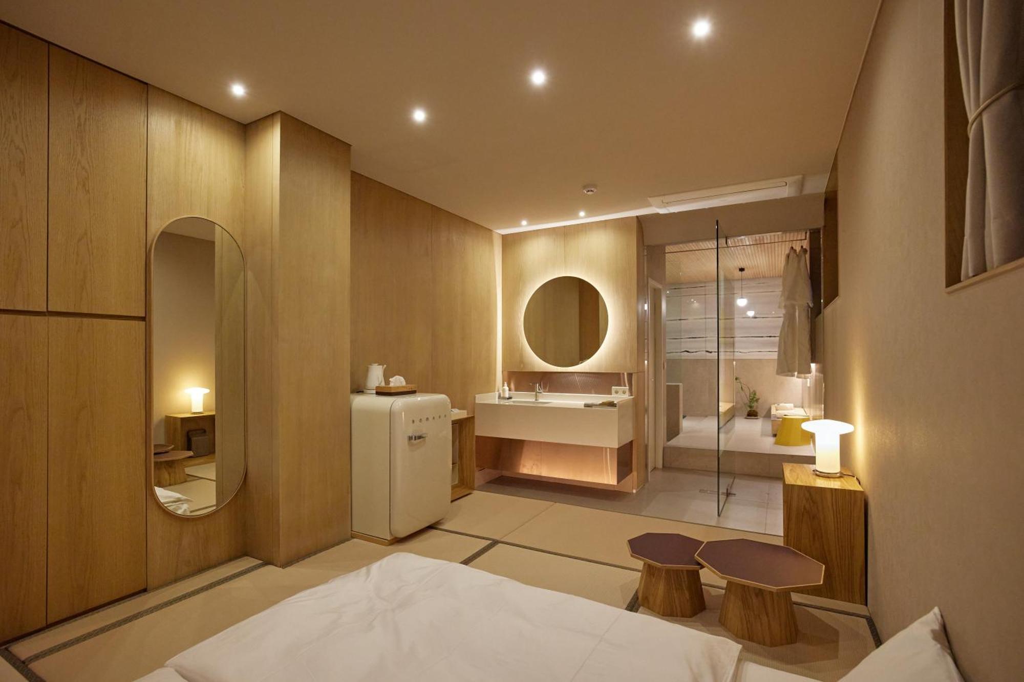 Pbr7 Hotel Unusual Stay Gyeongju Bagian luar foto